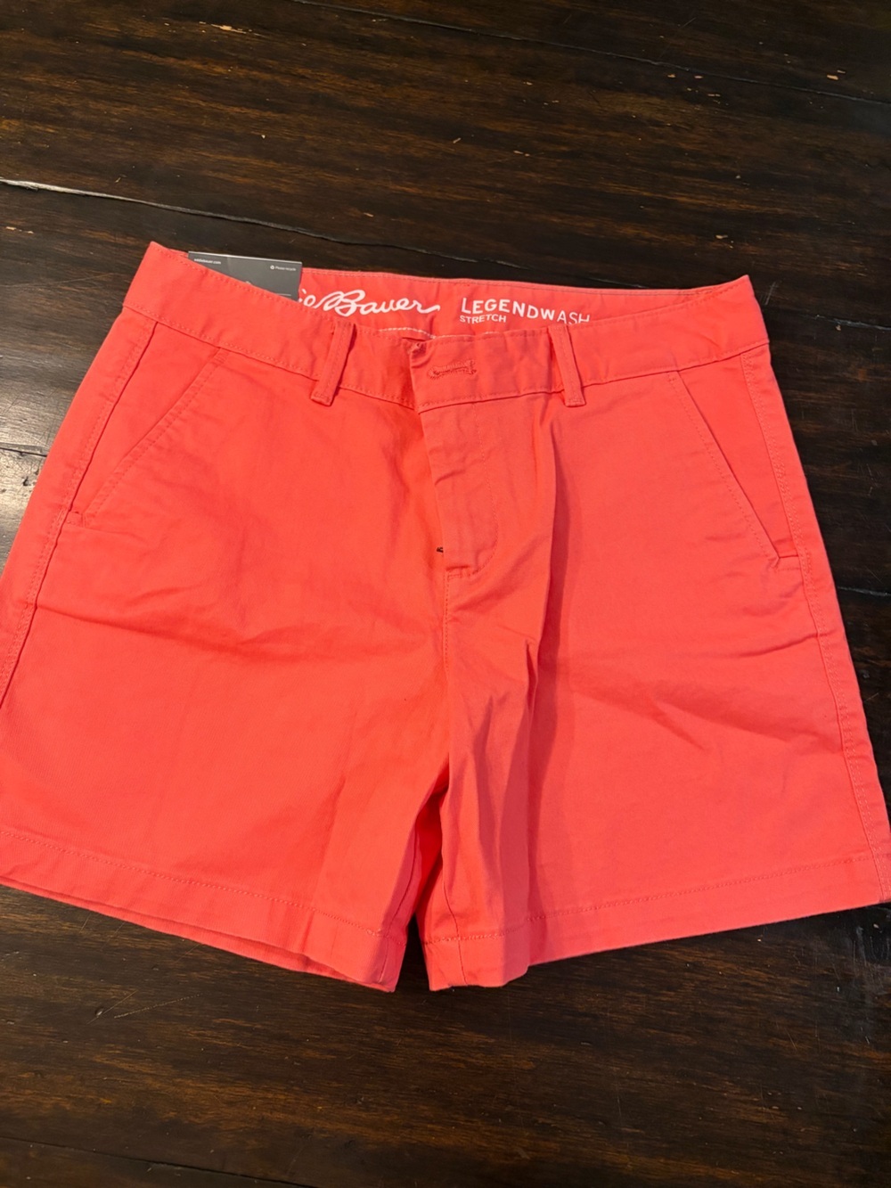 NWT ✨ Eddie Bauer Coral Flat-Front Women's slightly curvy stretch Shorts size 2
